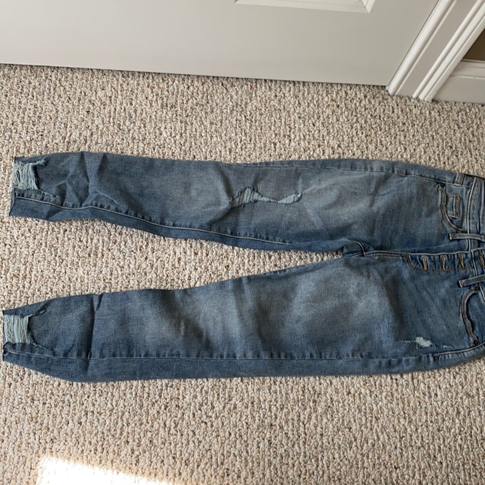 High rise, skinny, ripped Jeans